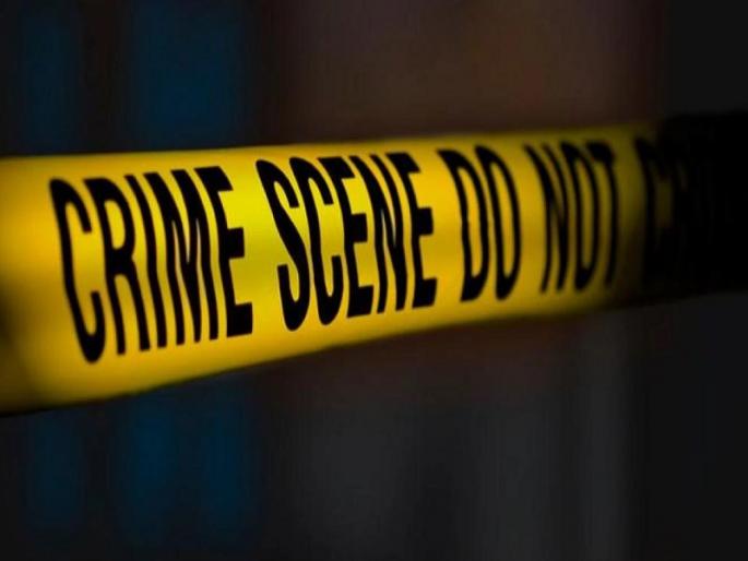 Tears mother's clothes for not paying for liquor, also stabs brother with scissors | Pimpri Chinchwad: दारूसाठी पैसे न दिल्याने त्याने आईचेच कपडे फाडले, भावावरही कात्रीने वार Tears mother's clothes for not paying for liquor, also stabs brother with scissors | Pimpri Chinchwad: दारूसाठी पैसे न दिल्याने त्याने आईचेच कपडे फाडले, भावावरही कात्रीने वार