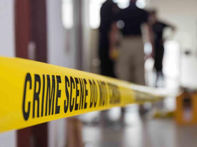 Rada in two groups in Bhayander over bursting firecrackers on the road; 5 people arrested | रस्त्यावर फटाके फोडण्या वरून भाईंदर मध्ये दोन गटात राडा ; ५ जणांना अटक Rada in two groups in Bhayander over bursting firecrackers on the road; 5 people arrested | रस्त्यावर फटाके फोडण्या वरून भाईंदर मध्ये दोन गटात राडा ; ५ जणांना अटक