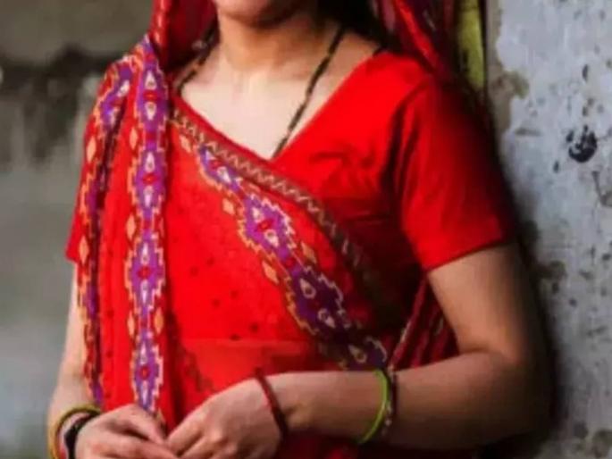 15 husbands of one wife They fought to send her to England, even the police were shocked to hear | एकाच पत्नीचे १५ पती! इंग्लंडला पाठवण्यासाठी लढवली शक्कल, ऐकून पोलिसही थक्क झाले 15 husbands of one wife They fought to send her to England, even the police were shocked to hear | एकाच पत्नीचे १५ पती! इंग्लंडला पाठवण्यासाठी लढवली शक्कल, ऐकून पोलिसही थक्क झाले
