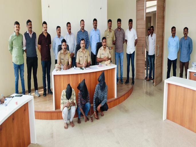 A young man was killed in Baramati in anger for chatting with his sister, the killers were arrested within 12 hours. | बहिणीशी चॅटिंग केल्याच्या रागातून बारामतीत तरुणाला संपवलं, मारेकऱ्यांना १२ तासांत अटक A young man was killed in Baramati in anger for chatting with his sister, the killers were arrested within 12 hours. | बहिणीशी चॅटिंग केल्याच्या रागातून बारामतीत तरुणाला संपवलं, मारेकऱ्यांना १२ तासांत अटक