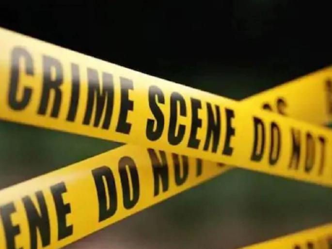 While the son was sitting outside the house, the father hanged himself in the bathroom | मुलगा घराबाहेर बसला असताना, पित्याने बाथरूममध्ये घेतला गळफास While the son was sitting outside the house, the father hanged himself in the bathroom | मुलगा घराबाहेर बसला असताना, पित्याने बाथरूममध्ये घेतला गळफास