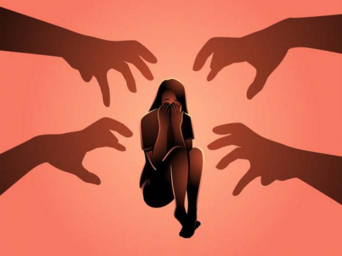 pune crime angry over skipping school work woman beaten and tortured; crime registered | शाळेतील काम सोडल्याचा राग,महिलेला मारहाण करून केला अत्याचार;गुन्हा दाखल pune crime angry over skipping school work woman beaten and tortured; crime registered | शाळेतील काम सोडल्याचा राग,महिलेला मारहाण करून केला अत्याचार;गुन्हा दाखल