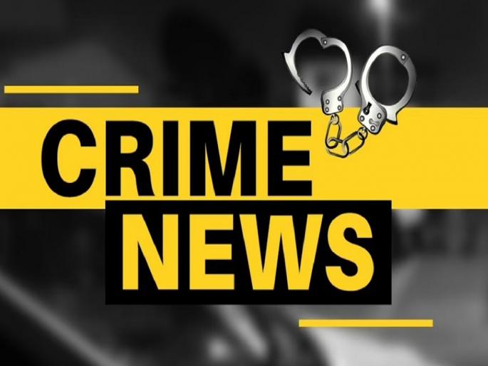 vandalizing cars in Dapodi saying we are brothers Beating two people | आम्ही भाई आहोत, म्हणत गाड्यांची दापोडीत तोडफोड; दोन जणांना मारहाण vandalizing cars in Dapodi saying we are brothers Beating two people | आम्ही भाई आहोत, म्हणत गाड्यांची दापोडीत तोडफोड; दोन जणांना मारहाण
