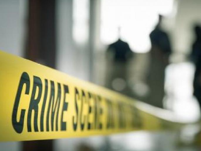 In a fit of angeri the wife stabbed her husband with a knife in Satara | ..अन् रागात पत्नीने पतीवर केला सुरीने वार, साताऱ्यातील घटना In a fit of angeri the wife stabbed her husband with a knife in Satara | ..अन् रागात पत्नीने पतीवर केला सुरीने वार, साताऱ्यातील घटना