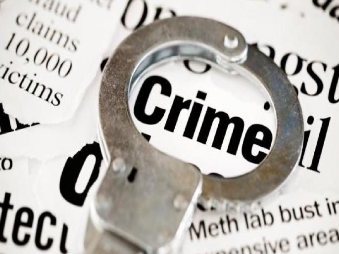 Police said the theft, incident in Gargoti Taluka Bhudargad Kolhapur District | पोलीस असल्याचे सांगून वृद्ध महिलेचे दागिने केले लंपास, गारगोटीतील घटना Police said the theft, incident in Gargoti Taluka Bhudargad Kolhapur District | पोलीस असल्याचे सांगून वृद्ध महिलेचे दागिने केले लंपास, गारगोटीतील घटना