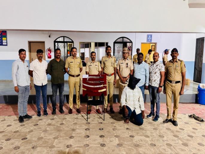 Zilla Parishad Election Youth arrested with sharp weapons during election period; Baramati taluka police take strong action | निवडणूक काळात धारदार हत्यारांसह तरुण जेरबंद; बारामती तालुका पोलिसांची धडक कारवाई Zilla Parishad Election Youth arrested with sharp weapons during election period; Baramati taluka police take strong action | निवडणूक काळात धारदार हत्यारांसह तरुण जेरबंद; बारामती तालुका पोलिसांची धडक कारवाई