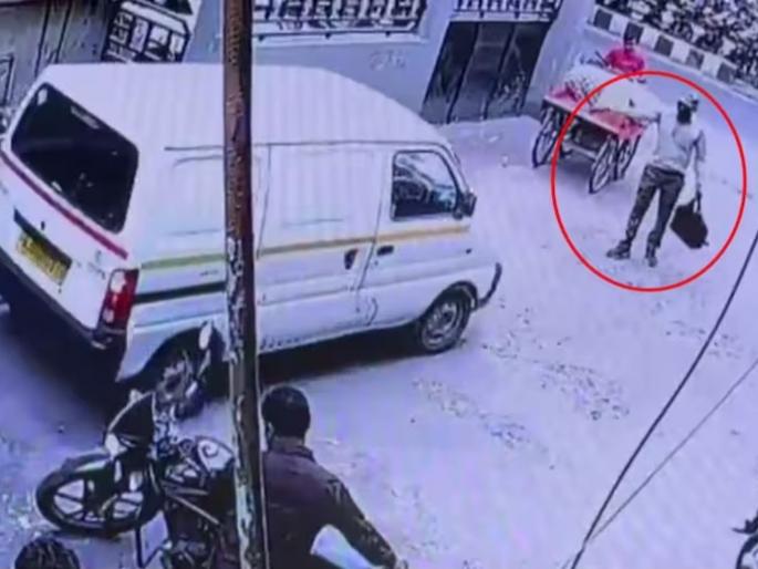 looted of rs 8 crore in cash from diamond businessman in surat | इशारा करून कार थांबवली; बनावट आयकर अधिकारी बनून हिरे व्यावसायिकाकडून लुटले 8 कोटी looted of rs 8 crore in cash from diamond businessman in surat | इशारा करून कार थांबवली; बनावट आयकर अधिकारी बनून हिरे व्यावसायिकाकडून लुटले 8 कोटी