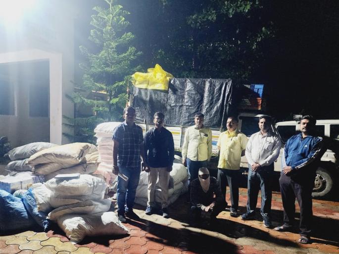 Gutkha worth 11 lakhs seized in police operation at Vadod Bazar Fata | वडोदबाजार फाट्यावर पोलिसांच्या कारवाईत ११ लाखांचा गुटखा जप्त Gutkha worth 11 lakhs seized in police operation at Vadod Bazar Fata | वडोदबाजार फाट्यावर पोलिसांच्या कारवाईत ११ लाखांचा गुटखा जप्त