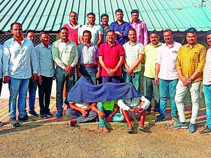 nagpur itgaon murder case: truck owner killed the driver with the help of accomplices | इटगाव शिवारातील खूनप्रकरण : ट्रकमालकाने साथीदारांच्या मदतीने काढला 'त्याचा' काटा nagpur itgaon murder case: truck owner killed the driver with the help of accomplices | इटगाव शिवारातील खूनप्रकरण : ट्रकमालकाने साथीदारांच्या मदतीने काढला 'त्याचा' काटा