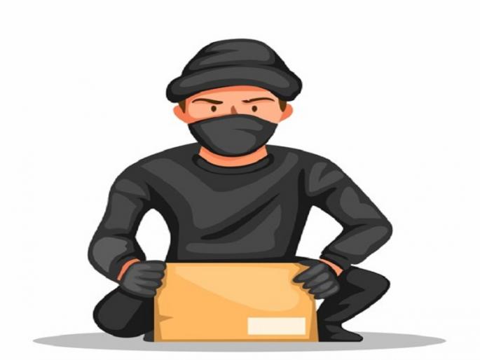 They came as a 'parcel boy' and snatched jewelery worth Rs 18 lakh collected for his daughter's wedding | पार्सल बॉयच्या वेशात आलेल्या चोरट्यांनी १५ मिनिटांत पळवले १८ लाखांचे सुवर्णलंकार They came as a 'parcel boy' and snatched jewelery worth Rs 18 lakh collected for his daughter's wedding | पार्सल बॉयच्या वेशात आलेल्या चोरट्यांनी १५ मिनिटांत पळवले १८ लाखांचे सुवर्णलंकार