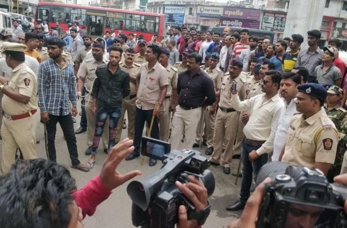 Gangster Chaos second time in Nagpur in three weeks | नागपुरात तीन आठवड्यात गुंडांचा दुसऱ्यांदा हैदोस Gangster Chaos second time in Nagpur in three weeks | नागपुरात तीन आठवड्यात गुंडांचा दुसऱ्यांदा हैदोस