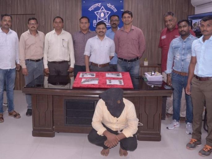 Three pistols seized from a notorious criminal in Nagpur | नागपुरात कुख्यात गुन्हेगाराकडून तीन पिस्तुल जप्त Three pistols seized from a notorious criminal in Nagpur | नागपुरात कुख्यात गुन्हेगाराकडून तीन पिस्तुल जप्त