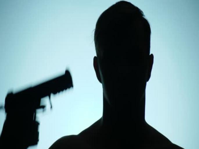 "How can I kill my daughter?..."; Daughter ran away and got married; Father shot himself in Madhya Pradesh | "मी माझ्या मुलीला कसं मारू?..."; मुलीनं पळून जाऊन केले लग्न; बापाने स्वत:ला गोळी झाडली "How can I kill my daughter?..."; Daughter ran away and got married; Father shot himself in Madhya Pradesh | "मी माझ्या मुलीला कसं मारू?..."; मुलीनं पळून जाऊन केले लग्न; बापाने स्वत:ला गोळी झाडली