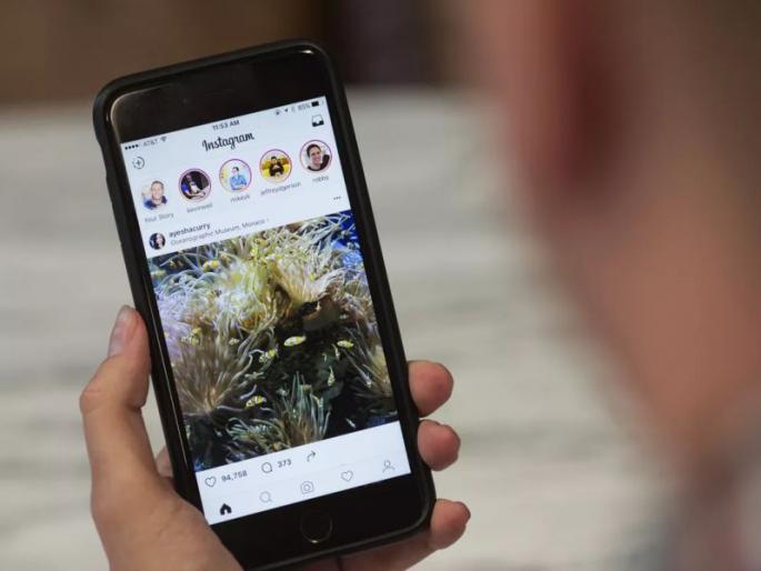 Filed in pornographic shoots, Malad policemen by video call of the woman | महिलेला व्हिडीओ कॉल करून अश्लील चाळे, मालाड पोलिसात गुन्हा दाखल Filed in pornographic shoots, Malad policemen by video call of the woman | महिलेला व्हिडीओ कॉल करून अश्लील चाळे, मालाड पोलिसात गुन्हा दाखल