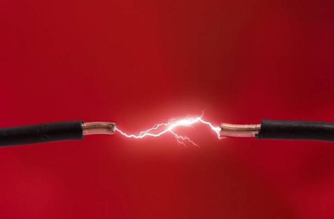 Fire at Bilimoria school in Panchgani, computer lab burned | पांचगणी येथील बिलिमोरीया शाळेस आग, कॉम्प्युटर लॅब जळून खाक