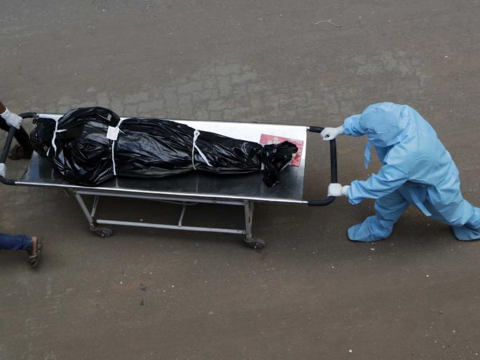 Heartbreaking incident ... The patient escaped from Kovid Center, only the body was found in the morning | ह्रदयद्रावक... कोविड सेंटरमधून तो पळाला, 35 वर्षीय युवकाचा सकाळी मृतदेहच मिळाला Heartbreaking incident ... The patient escaped from Kovid Center, only the body was found in the morning | ह्रदयद्रावक... कोविड सेंटरमधून तो पळाला, 35 वर्षीय युवकाचा सकाळी मृतदेहच मिळाला