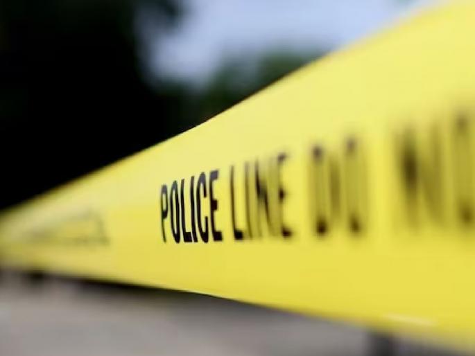 Police's son embezzles money, youth commits suicide due to stress | पोलिसाच्या मुलाने पैसे बुडविले, तणावातून तरुणाची आत्महत्या Police's son embezzles money, youth commits suicide due to stress | पोलिसाच्या मुलाने पैसे बुडविले, तणावातून तरुणाची आत्महत्या