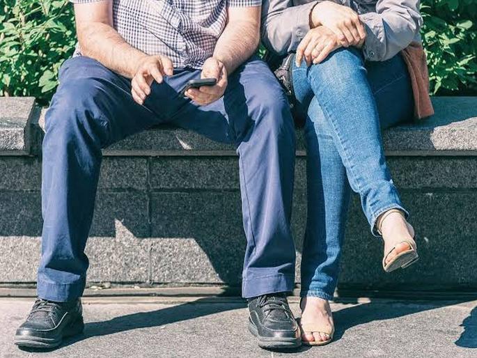 Sitting like a man is beneficial for women joints | मुलींसारखं बसणं त्रासदायक आणि मुलांसारखं बसणं फायदेशीर का असतं? Sitting like a man is beneficial for women joints | मुलींसारखं बसणं त्रासदायक आणि मुलांसारखं बसणं फायदेशीर का असतं?