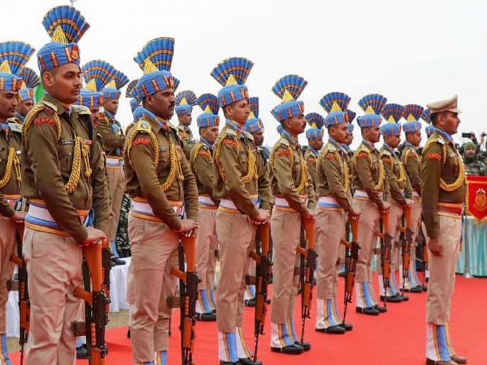 Job opportunity in CRPF, recruitment for more than 11 thousand posts | CRPF मध्ये नोकरीची संधी, ११ हजारांहून अधिक पदांसाठी भरती, पगारही मिळणार तगडा Job opportunity in CRPF, recruitment for more than 11 thousand posts | CRPF मध्ये नोकरीची संधी, ११ हजारांहून अधिक पदांसाठी भरती, पगारही मिळणार तगडा