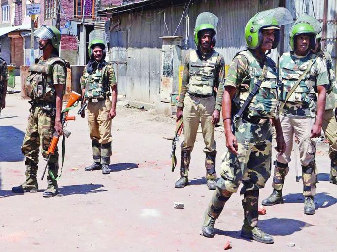 VIP security at CRPF; NSG Commands Released; Decision of Central Govt | व्हीआयपींची सुरक्षा सीआरपीएफकडे; एनएसजी कमांडोंना केले मुक्त; केंद्र सरकारचा निर्णय VIP security at CRPF; NSG Commands Released; Decision of Central Govt | व्हीआयपींची सुरक्षा सीआरपीएफकडे; एनएसजी कमांडोंना केले मुक्त; केंद्र सरकारचा निर्णय