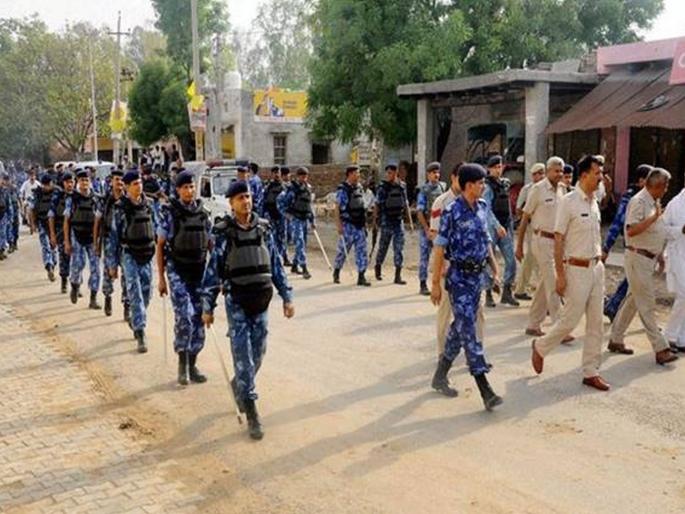 District administration ready for election; CRPF, SRPF deployed | निवडणुकीसाठी जिल्हाप्रशासन सज्ज; सीआरपीएफ, एसआरपीएफ तैनात District administration ready for election; CRPF, SRPF deployed | निवडणुकीसाठी जिल्हाप्रशासन सज्ज; सीआरपीएफ, एसआरपीएफ तैनात