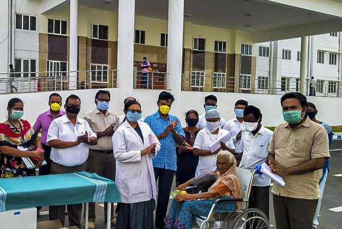 1 crore 9 lakh people were cured from corona in the country | देशात कोरोनातून बरे झाले १ कोटी ९ लाख लोक