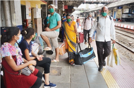 Gorakhpur, Varanasi, Patliputra train reservations full till December 4, response to south less | गोरखपूर, वाराणसी, पाटलीपुत्र रेल्वे गाड्यांचे आरक्षण ४ डिसेंबरपर्यंत फुल्ल, दक्षिणेकडे प्रतिसाद कमी Gorakhpur, Varanasi, Patliputra train reservations full till December 4, response to south less | गोरखपूर, वाराणसी, पाटलीपुत्र रेल्वे गाड्यांचे आरक्षण ४ डिसेंबरपर्यंत फुल्ल, दक्षिणेकडे प्रतिसाद कमी