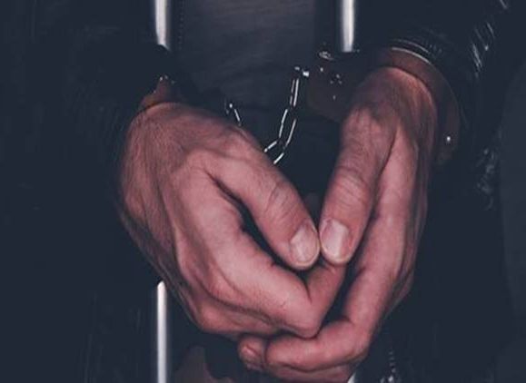 Debt-ridden friends rob merchants; Nine arrested | कर्जबाजारी मित्रांनी लुटले व्यापाऱ्याला; नऊ जण अटकेत  
