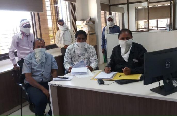 Government office cautioned against 'corona' virus! | ‘कोरोना’ विषाणूबाबत शासकीय कार्यालयात खबरदारी! Government office cautioned against 'corona' virus! | ‘कोरोना’ विषाणूबाबत शासकीय कार्यालयात खबरदारी!