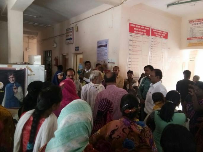 Washim District Surgeon examined Malegaon Rural Hospital! | वाशिम जिल्हा शल्य चिकित्सकांनी घेतला मालेगाव ग्रामीण रुग्णालयाचा आढावा ! Washim District Surgeon examined Malegaon Rural Hospital! | वाशिम जिल्हा शल्य चिकित्सकांनी घेतला मालेगाव ग्रामीण रुग्णालयाचा आढावा !
