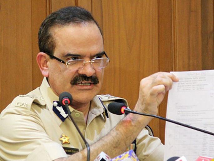 Parambir Singh in court to quash fugitive order | ‘फरारी’ आदेश रद्द करण्यासाठी परमबीर सिंह न्यायालयात Parambir Singh in court to quash fugitive order | ‘फरारी’ आदेश रद्द करण्यासाठी परमबीर सिंह न्यायालयात