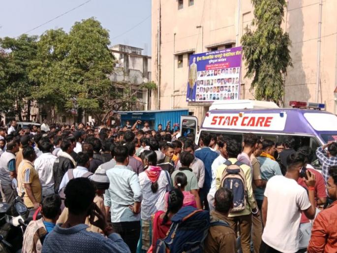 Firing on former corporator Lokesh Yadav; Left for Nagpur in critical condition | माजी नगरसेवक लोकेश यादव यांच्यावर गोळीबार; प्रकृती गंभीर नागपूरला रवाना Firing on former corporator Lokesh Yadav; Left for Nagpur in critical condition | माजी नगरसेवक लोकेश यादव यांच्यावर गोळीबार; प्रकृती गंभीर नागपूरला रवाना