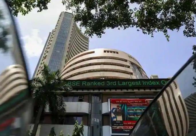 The market is moving towards new highs | बाजाराची वाटचाल नवीन उच्चांकाच्या दिशेने The market is moving towards new highs | बाजाराची वाटचाल नवीन उच्चांकाच्या दिशेने