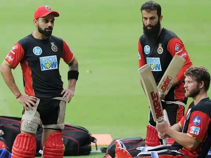 IPL Auction 2021 : Moeen Ali sold to Chennai Super Kings at 7cr; that 5 sixes turning point  | IPL Auction 2021 : विराट कोहलीची विकेट घेतली अन् मोईन अलीला लॉटरी लागली; चेन्नई सुपर किंग्सनं ओतला पैसा!