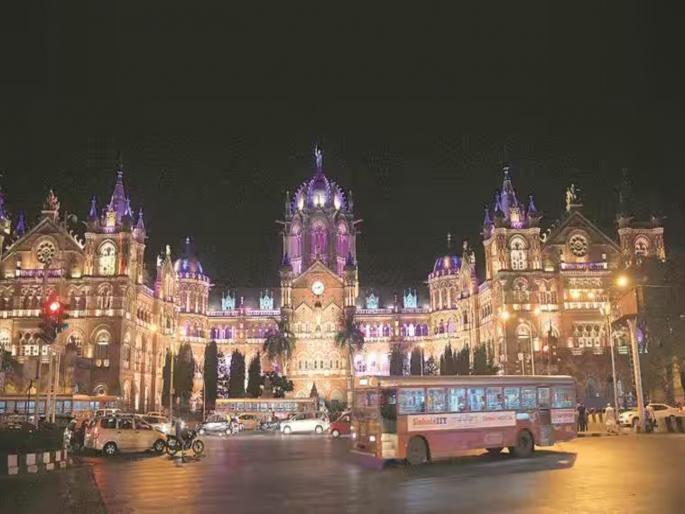 speeding car crashes into best bus police van condition of the children is critical | भरधाव कारने बेस्ट बस, पोलिस व्हॅनला धडक देत चार जणांना उडवले; मुलांची प्रकृती चिंताजनक speeding car crashes into best bus police van condition of the children is critical | भरधाव कारने बेस्ट बस, पोलिस व्हॅनला धडक देत चार जणांना उडवले; मुलांची प्रकृती चिंताजनक