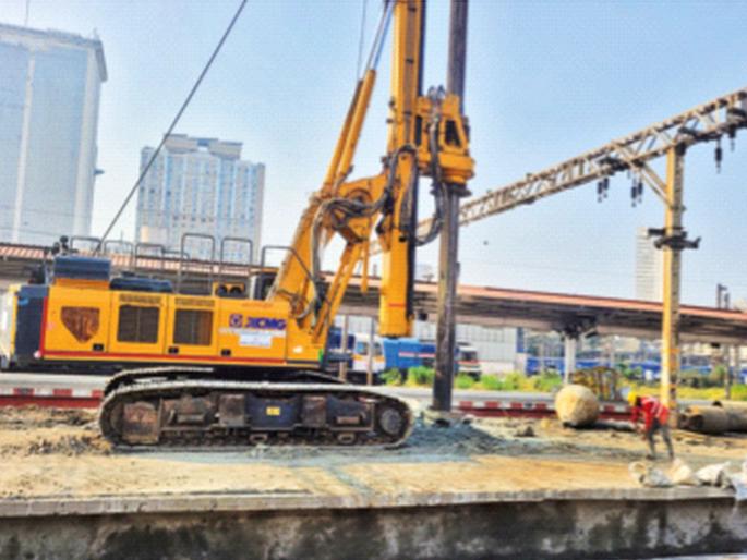 Platform expansion at CSMT stalled; December 2024 deadline missed | सीएसएमटीवरील फलाट विस्तारीकरण रखडले; डिसेंबर २०२४ चा मुहूर्त हुकला