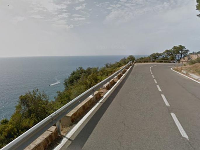 Coastal road project opposes local fishermen | कोस्टल रोड प्रकल्पाला स्थानिक मच्छीमारांचा विरोध Coastal road project opposes local fishermen | कोस्टल रोड प्रकल्पाला स्थानिक मच्छीमारांचा विरोध