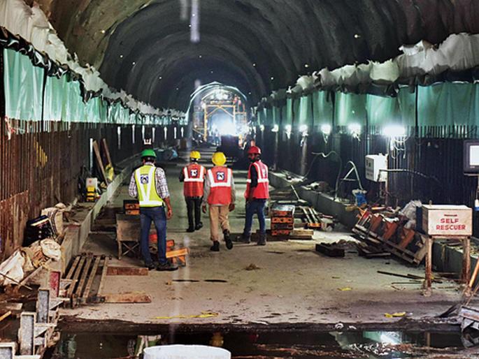 Accelerate the work of the Cuffe Parade Station | कफ परेड स्थानकाच्या कामास गती Accelerate the work of the Cuffe Parade Station | कफ परेड स्थानकाच्या कामास गती