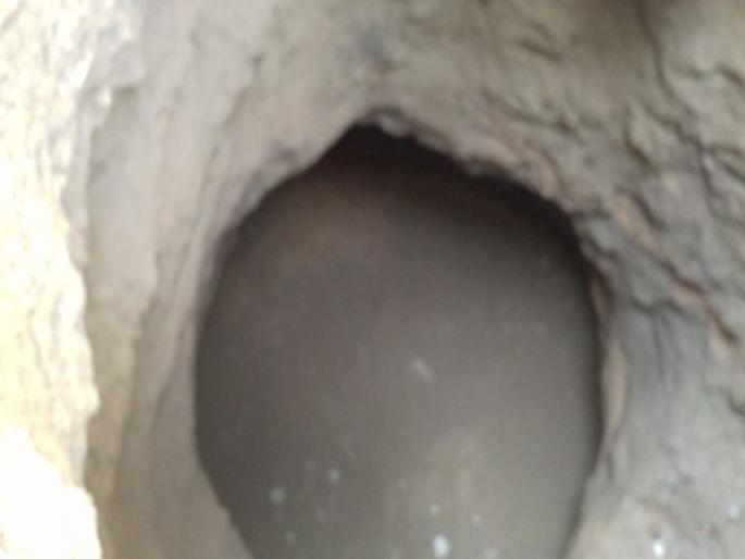 Curiosity found in the village, found in Erandol | एरंडोल येथे आढळले भुयार, गावात उत्सुकता Curiosity found in the village, found in Erandol | एरंडोल येथे आढळले भुयार, गावात उत्सुकता