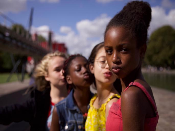 netflix issued an apology after demanding the immediate removal of the controversial french film cuties | ‘Cuties’ पाहून संतापले लोक; It was not OK म्हणत नेटफ्लिक्सने मागितली माफी netflix issued an apology after demanding the immediate removal of the controversial french film cuties | ‘Cuties’ पाहून संतापले लोक; It was not OK म्हणत नेटफ्लिक्सने मागितली माफी