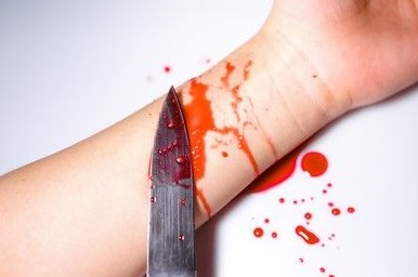 Murder by cutting the vein of the beloved's hand; Anger at being denied marriage | प्रेयसीच्या हाताची नस कापून केला खून; लग्नास नकार दिल्याचा राग Murder by cutting the vein of the beloved's hand; Anger at being denied marriage | प्रेयसीच्या हाताची नस कापून केला खून; लग्नास नकार दिल्याचा राग