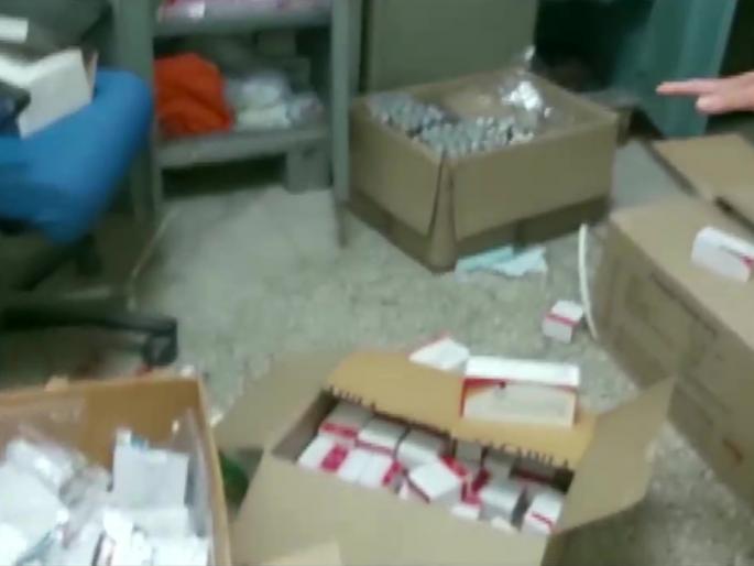 corona vaccine 1710 doses including 1270 of covishield and 440 of Covaxin stolen in haryana | Corona Vaccine: धक्कादायक! सिव्हिल रुग्णालयातून १२७० कोव्हिशिल्ड व ४४० कोव्हॅक्सिन लसींची चोरी corona vaccine 1710 doses including 1270 of covishield and 440 of Covaxin stolen in haryana | Corona Vaccine: धक्कादायक! सिव्हिल रुग्णालयातून १२७० कोव्हिशिल्ड व ४४० कोव्हॅक्सिन लसींची चोरी
