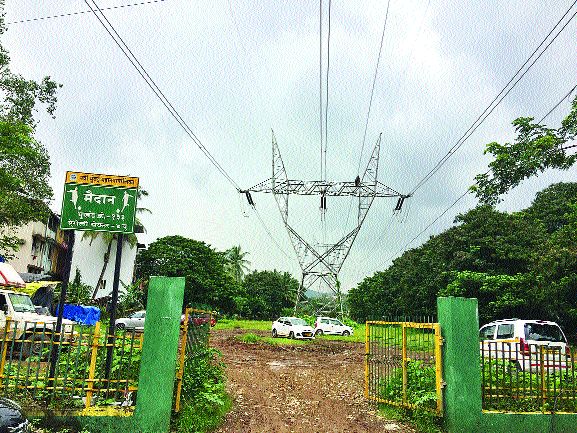 Municipalities ignore suggestions of mahapareshan | महापारेषणच्या सूचनांकडे पालिकेचे दुर्लक्ष Municipalities ignore suggestions of mahapareshan | महापारेषणच्या सूचनांकडे पालिकेचे दुर्लक्ष