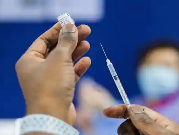 Home-based vaccination is not part of the national policy; center to high court | घरोघरी जाऊन लसीकरण हा राष्ट्रीय धोरणाचा भाग नाही; व्यवस्था राबविणे अशक्य: केंद्र Home-based vaccination is not part of the national policy; center to high court | घरोघरी जाऊन लसीकरण हा राष्ट्रीय धोरणाचा भाग नाही; व्यवस्था राबविणे अशक्य: केंद्र
