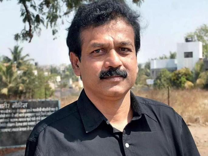 Police raid Ravindra Barhate's house | रवींद्र बऱ्हाटे याच्या घरावर पोलिसांचा छापा 