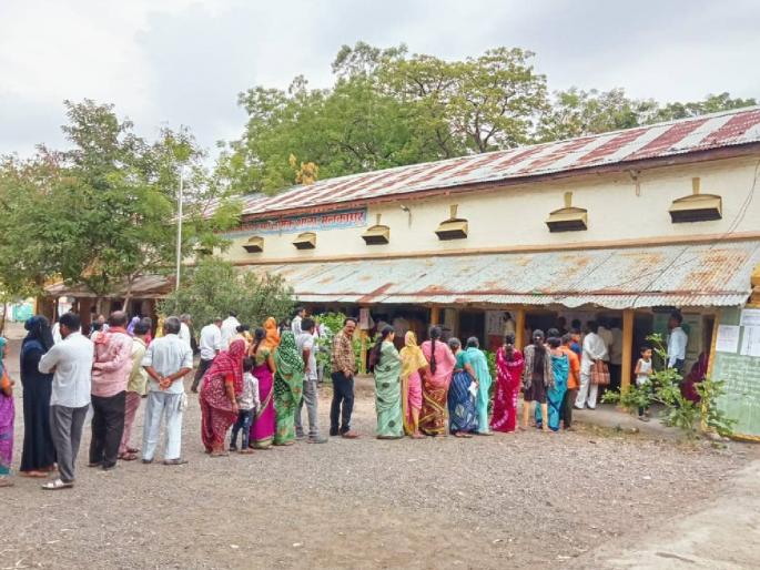 Raver Lok Sabha: 8.12 percent polling till 9 am in Malkapur constituency | रावेर लोकसभा : मलकापूर मतदारसंघात ९ वाजेपर्यंत ८.१२ टक्के मतदान Raver Lok Sabha: 8.12 percent polling till 9 am in Malkapur constituency | रावेर लोकसभा : मलकापूर मतदारसंघात ९ वाजेपर्यंत ८.१२ टक्के मतदान
