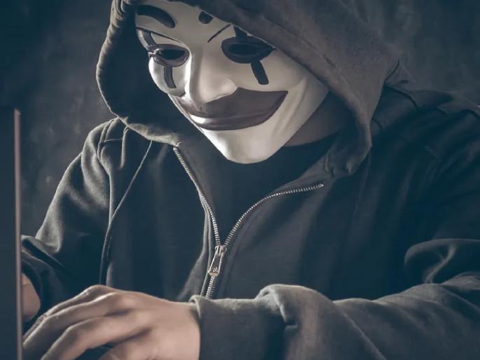 Fake accounts of senior officers including IAS, IPS are marketed on social media | आयएएस, आयपीएससह बड्या अधिकाऱ्यांच्या फेक अकाउंटचा सोशल मीडियावर बाजार