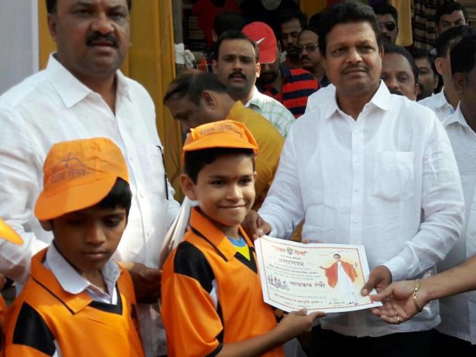Hindu Red King Late Dombivli Cycle Rally on the occasion of 9th anniversary of Balasaheb Thackeray | हिंदुह्रदय सम्राट कै. बाळासाहेब ठाकरे यांच्या ९१ व्या जयंतीच्या निमित्ताने डोंबिवलीत सायकल रॅली