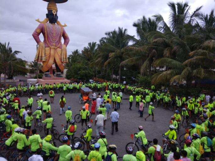 Nashik : message from cycle wari for environmental protection | नाशिकच्या सायकल वारीत प्रदूषण मुक्तीचा संदेश, 500 सायकलस्वारांचा समावेश