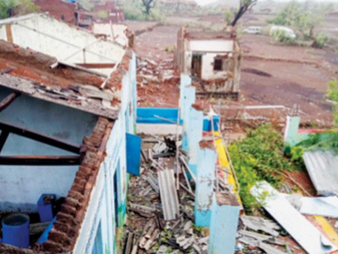 Little funding for storm-damaged schools | वादळातील नुकसानग्रस्त शाळांसाठी अल्प निधी Little funding for storm-damaged schools | वादळातील नुकसानग्रस्त शाळांसाठी अल्प निधी